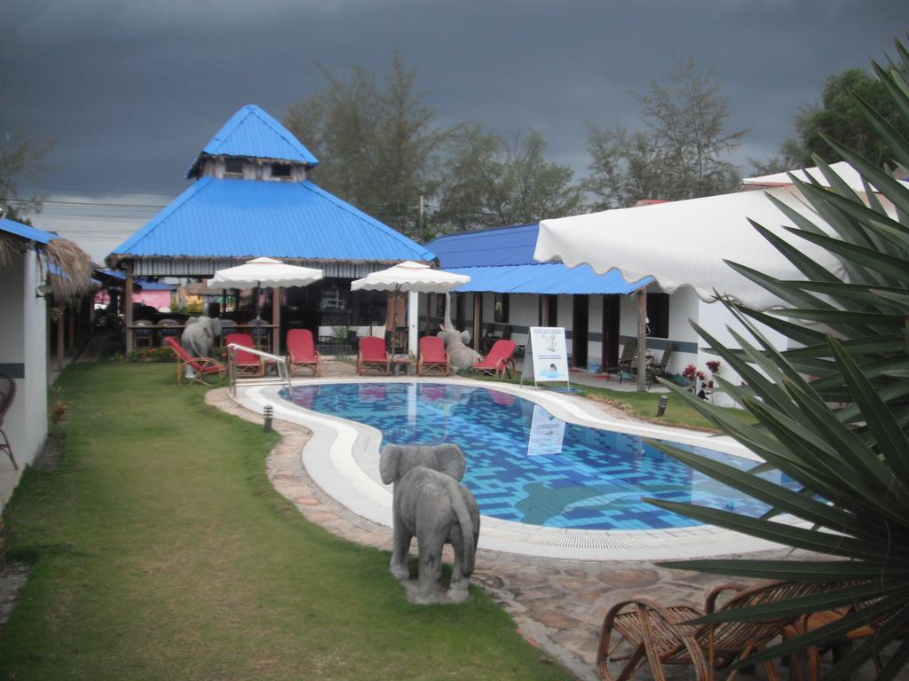 Pat Pat Guesthouse Sihanoukville Exterior foto
